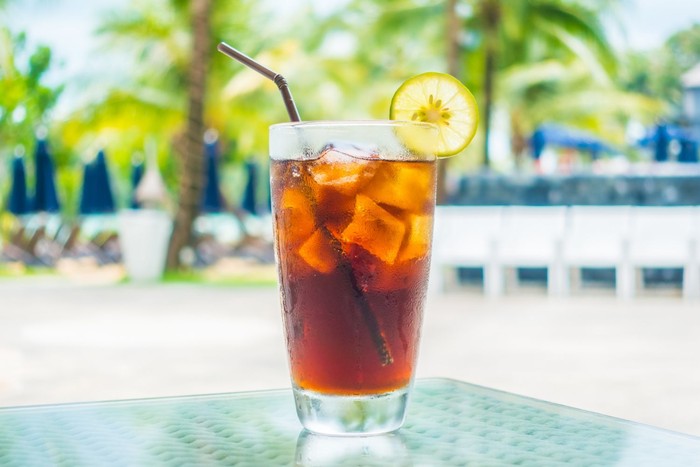 es teh juga menawarkan beberapa manfaat kesehatan.