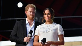 Britain's Prince Harry and Meghan Markle speak during the 2021 Global Citizen Live festival at the Great Lawn, Central Park on September 25, 2021 in New York City. (Photo by Angela Weiss / AFP)