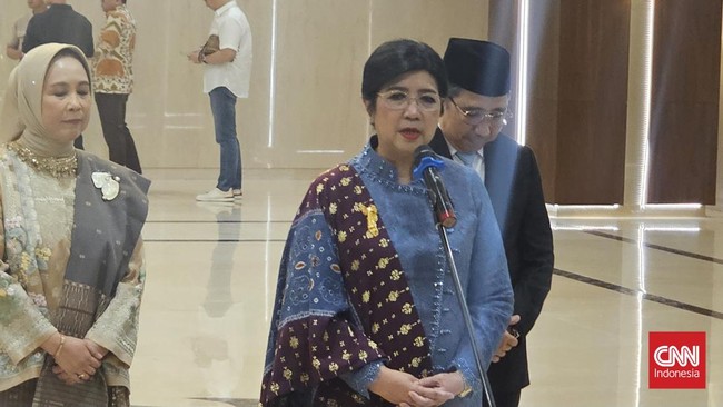 Destry Damayanti resmi menduduki posisi sebagai Gubernur Bank Indonesia (BI) untuk periode masa jabatan 2026 hingga 2031. Selain Destry, Aida S. Budiman turut dilantik sebagai Deputi Gubernur Senior BI serta Solikin M. Juhro sebagai Deputi Gubernur B