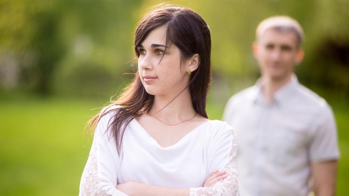 4 Kebiasaan Perempuan Dewasa yang Fatherless Menurut Pelatih Kehidupan