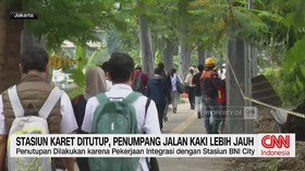 Stasiun Karet Ditutup, Penumpang Jalan Kaki Lebih Jauh