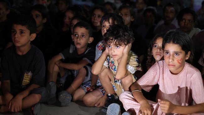 Menjemput Senyum Bocah Gaza Lewat Layar Bioskop Keliling