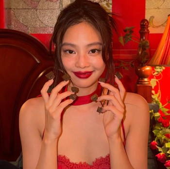 BeauPicks: 4 Rekomendasi Red Lip Product ala Jennie di MV 'Fallen Angel'