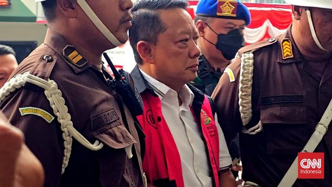 Kejaksaan Agung (Kejagung) kembali memeriksa mantan Jaksa Agung Muda Bidang Tindak Pidana Khusus, Febrie Adriansyah di kasus korupsi Tindak Pidana Pencucian Uang (TPPU) emas 74 kilogram dan uang tunai Rp543 miliar.