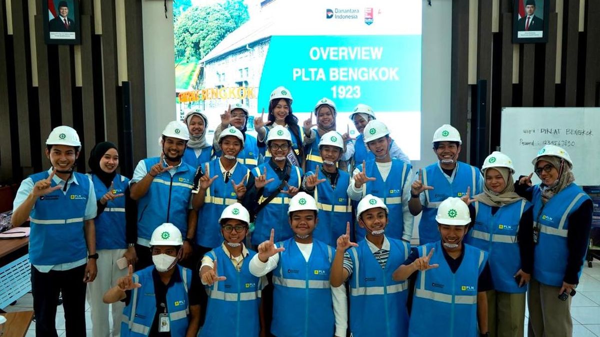 KELANA KLH/BPLH Ajak 11 Pelajar Selami Transisi Energi di PLTA Bandung