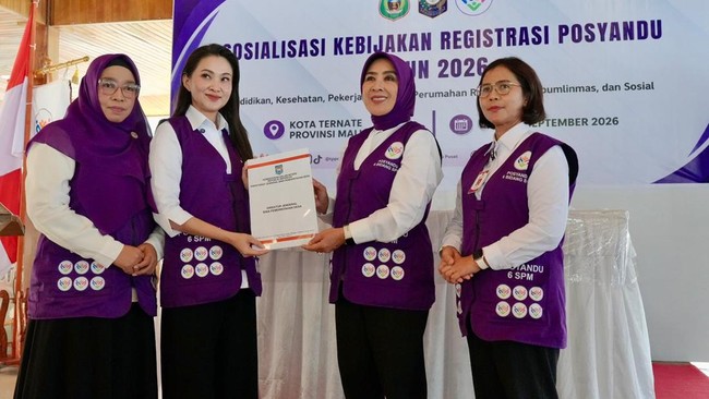 Ketua Umum Tim Pembina (TP) Posyandu Tri Tito Karnavian  saat hadir dalam acara Sosialisasi Kebijakan Registrasi Posyandu di Pendopo Kesultanan Ternate, Maluku Utara, Rabu (2/9/2026)