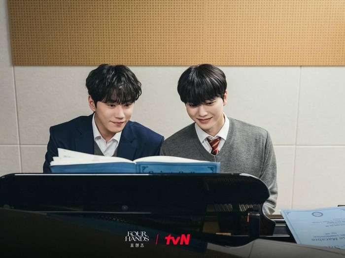 Lee Jun Young dan Song Kang dalam drama Four Hands, Two Sonatas/ Foto: tvN