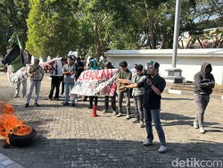 BK Didemo gegara Lambat Usut Kasus Ketua DPRD Bone Diduga Aniaya Staf