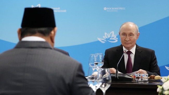Russian President Vladimir Putin attends a meeting with Indonesian President Prabowo Subianto on the sidelines of the Eastern Economic Forum in Vladivostok, Russia, September 3, 2026. Sputnik/Vyacheslav Prokofyev/Pool via REUTERS ATTENTION EDITORS -