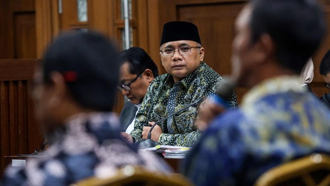 Staf Biro Travel Pesona Mozaik Beri Uang US$75.000 ke Staf Yaqut