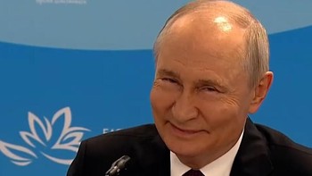 Momen Prabowo Bikin Putin Tertawa saat Bertemu di Vladivostok