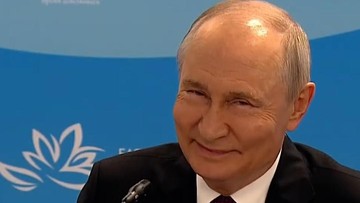 Momen Prabowo Bikin Putin Tertawa saat Bertemu di Vladivostok Rusia