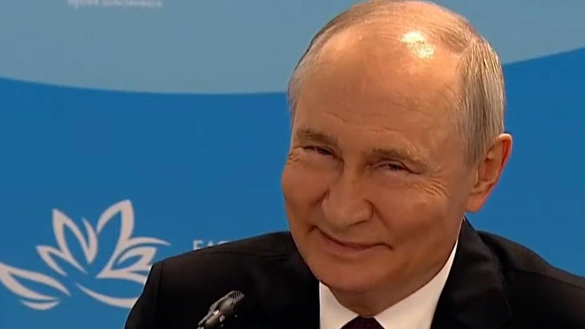 Momen Prabowo Bikin Putin Tertawa saat Bertemu di Vladivostok Rusia