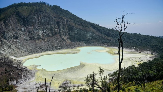 Air di Kawah Putih Menyusut Akibat Kemarau Panjang