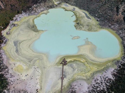 Air di Kawah Putih Menyusut Akibat Kemarau Panjang