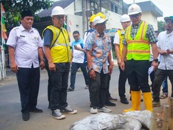 Cegah Banjir-Longsor, Pemkot Tangsel Bangun Bronjong di Villa Pamulang
