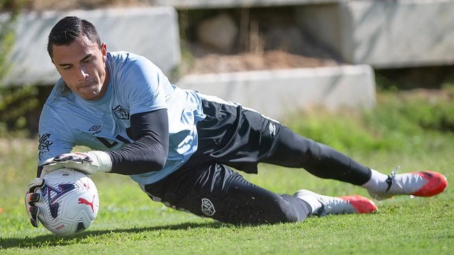 Emil Audero Mulyadi menjalani latihan bersama Rayo Vallecano pada Jumat (4/9) menjelang pertandingan La Liga akhir pekan ini.