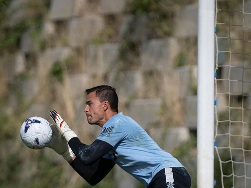 Emil Audero Mulyadi mengikuti latihan Rayo Vallecano pada Jumat (4/9) menjelang pertandingan La Liga pada akhir pekan ini.