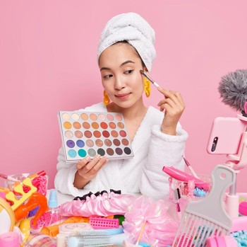 4 Zodiak Paling Jago Makeup Menurut Astrologi, Ada Zodiakmu?