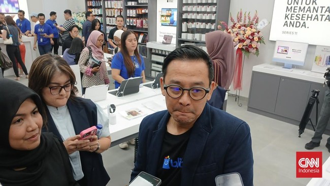 Direktur Ritel PT Astha Niaga Alvin Harirahardjo, yang mengelola salah satu jaringan ritel Apple resmi di Indonesia, merespons positif acara peluncuran tersebut.