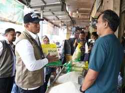 Jaga Harga Sesuai HET, Jajaran BULOG Gelontorkan Beras ke Pasar & Ritel