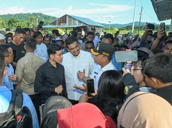 Tinjau Huntara di Tapsel, Wapres Gibran Dorong Huntap Segera Dibangun
