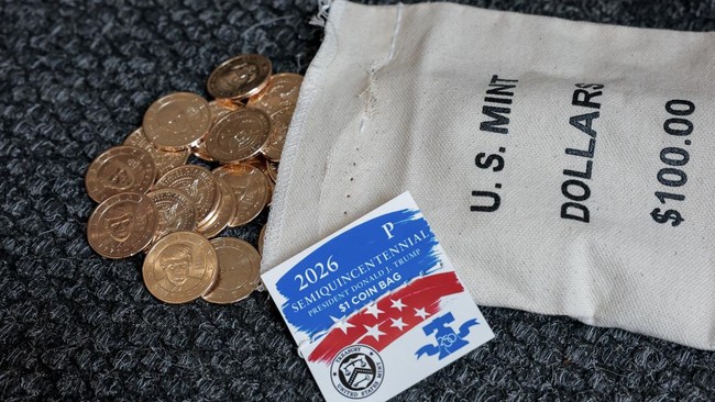 Koin US$ 1 Bergambar Donald Trump Ludes Terjual