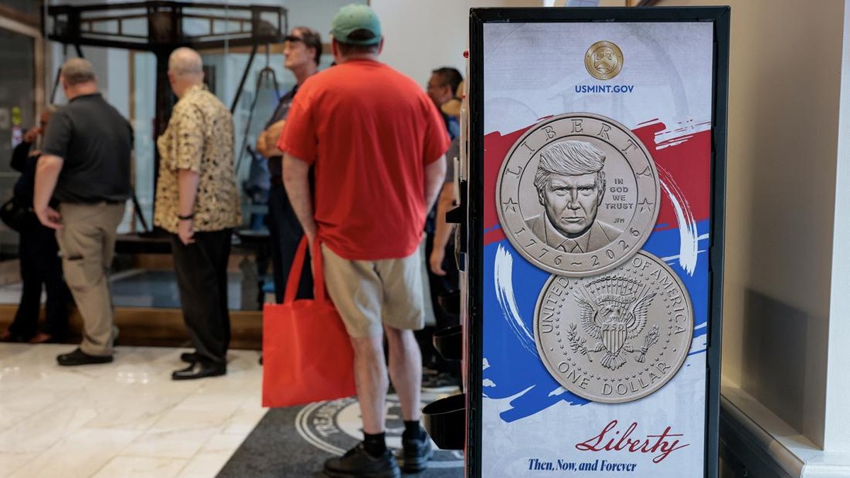 Koin US$ 1 Bergambar Donald Trump Ludes Terjual