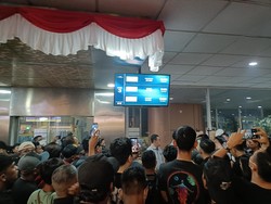 Kabut Asap Karhutla Bikin Penerbangan di Bandara Supadio Batal, Penumpang Emosi