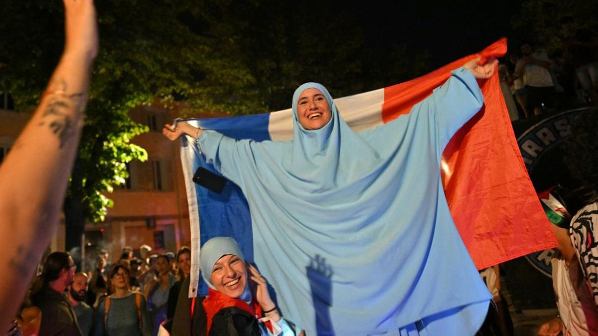 Perempuan Prancis Pakai Jilbab Massal Tolak Larangan Hijab Muslimah