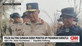 karhutla Kalteng, kebakaran hutan, kebakaran lahan gambut, Brimob Kalteng, bubuk pemutus api, Polda Kalteng, lahan gambut, pemadaman karhutla,