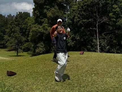 Potret Sekala Putra Ayudia dan Ditto Percussion Ikut Turnamen Golf