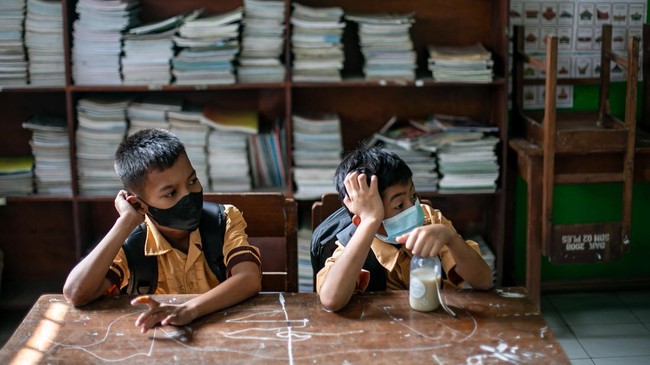 Warga Terdampak Kebakaran TPA Putri Cempo Solo