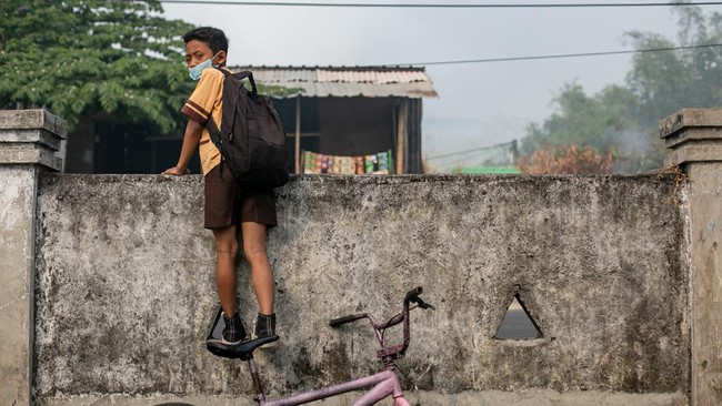 Warga Terdampak Kebakaran TPA Putri Cempo Solo