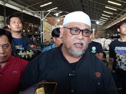 Pedagang Pasar Buah Tanjungsari Surabaya Protes Jam Operasional