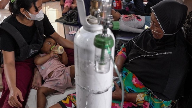 Warga Terdampak Kebakaran TPA Putri Cempo Solo