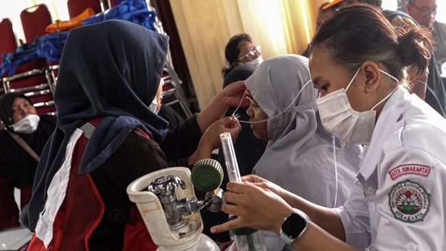Warga Terdampak Kebakaran TPA Putri Cempo Solo