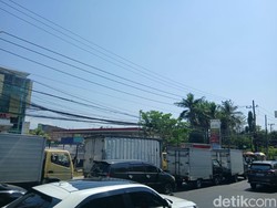 Sopir Truk Keluhkan Antrean Solar di SPBU Urip Makassar Ganggu Pekerjaan
