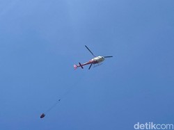 Terkendala Angin Kencang, Water Bombing di Gunung Buthak Dihentikan