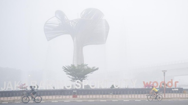 Kabut Asap Dampak Karhutla di Palembang