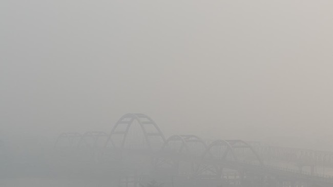 Kabut Asap Dampak Karhutla di Palembang