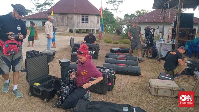 Reality show petualangan legendaris asal Prancis, Pkin Express Musim 23, resmi memilih Desa Wisata Wae Lolos, Kecamatan Sano Nggoang, Kabupaten Manggarai Barat, NTT sebagai salah satu lokasi utama syuting.