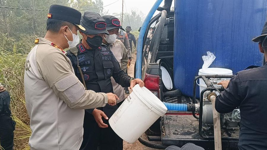 Polda Kalimantan Tengah (Kalteng) mendapat dukungan inovasi dari Korbrimob Polri untuk menangani kebakaran hutan dan lahan (karhutla), khususnya di kawasan gambut. Polda Kalimantan Tengah (Kalteng) mendapat dukungan inovasi dari Korbrimob Polri untuk menangani kebakaran hutan dan lahan (karhutla), khususnya di kawasan gambut. (Dok. Polda Kalimantan Tengah)