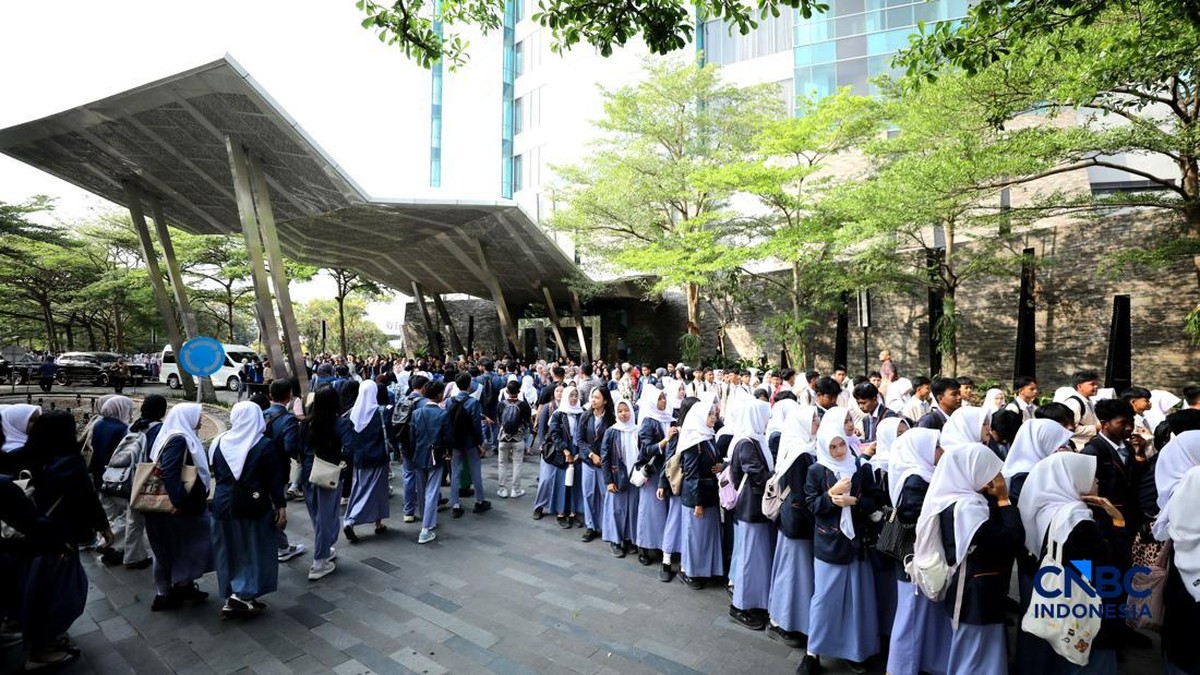 Mau Nonton Zulhas-Marshel,Pelajar Ramaikan Lampung Financial Festival