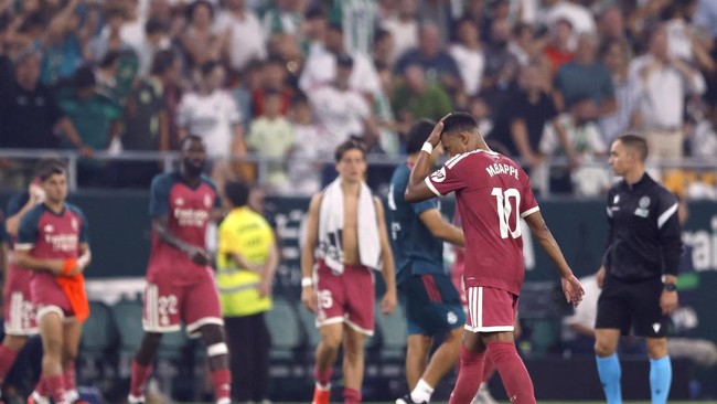 Soccer Football - LaLiga - Real Betis v Real Madrid - Estadio La Cartuja, Seville, Spain - September 4, 2026 Real Madrid's Kylian Mbappe looks dejected after the match REUTERS/Marcelo Del Pozo