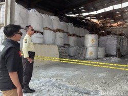 Polres Gresik Gandeng Labfor Polda Jatim Selidiki Kebakaran PT Wings Surya