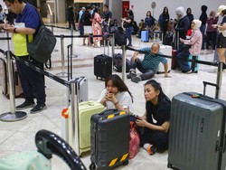 Soetta Lumpuh Saat Erupsi & Penumpang Terkatung-katung, Kejelasan Informasi Disorot