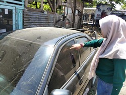Warga Cianjur Diminta Tak Keluar Rumah Imbas Abu Vulkanik Anak Krakatau