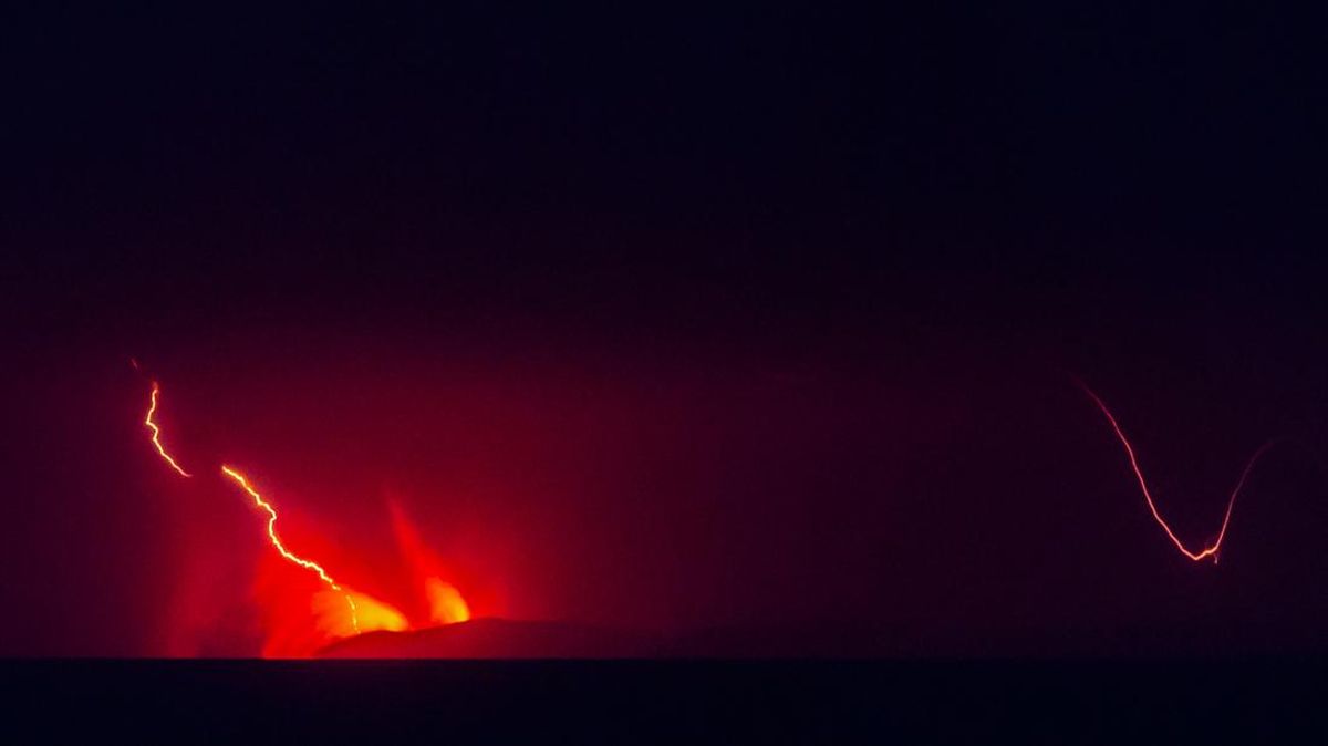 Imbas Abu Vulkanik Anak Krakatau, Warga Banten Diimbau Pakai Masker