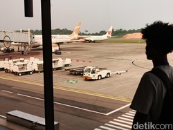 2.000 Penumpang Batam-Jakarta Batal Terbang Imbas Erupsi Anak Krakatau